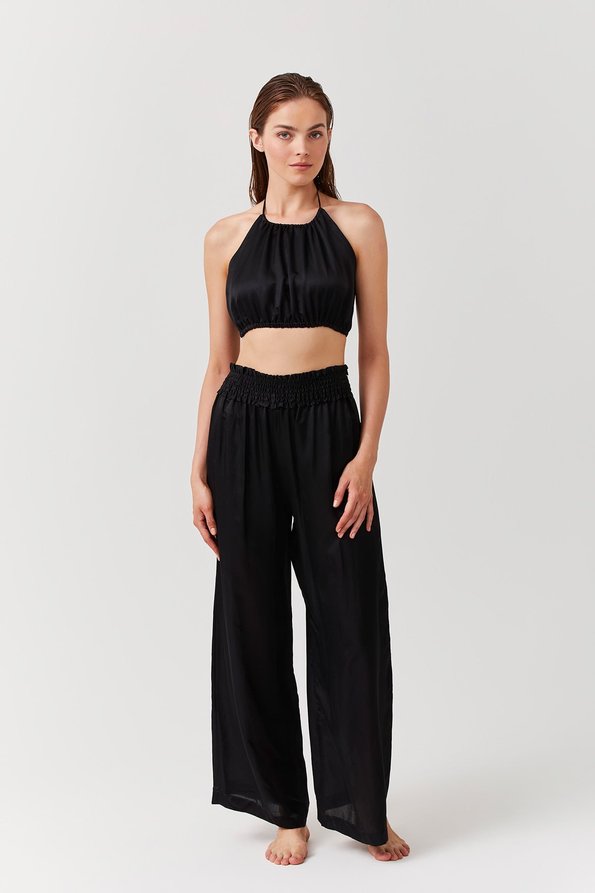 HALTER CROPPED TOP